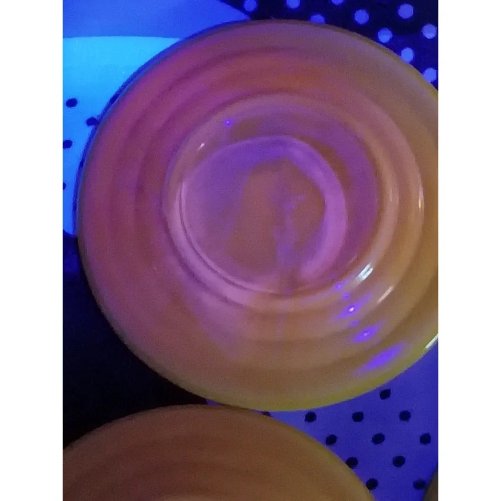 Akro Agate small interior Panel Yellow‎ Plate set of 3 Glows candmim under uv
